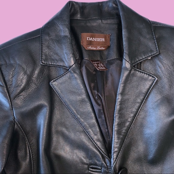 💖SOLD on Depop 💖 Danier Leather Women’s Trench - Picture 2 of 13